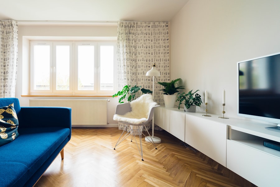 Gemütliches Wohnzimmer mit Akzentwand